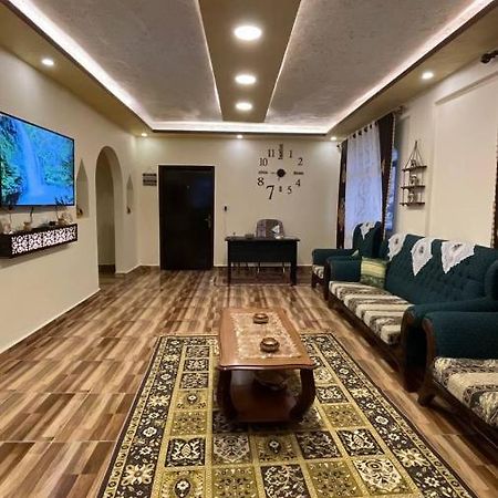 Ad Deir Guesthouse Ваді-Муса Екстер'єр фото