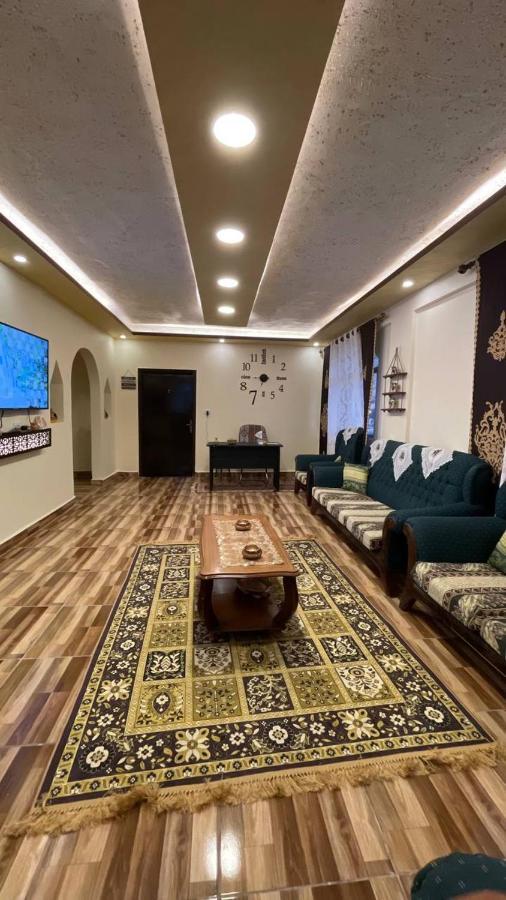 Ad Deir Guesthouse Ваді-Муса Екстер'єр фото