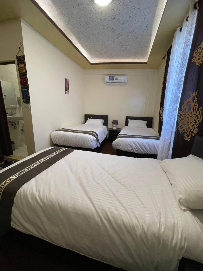 Ad Deir Guesthouse Ваді-Муса Екстер'єр фото